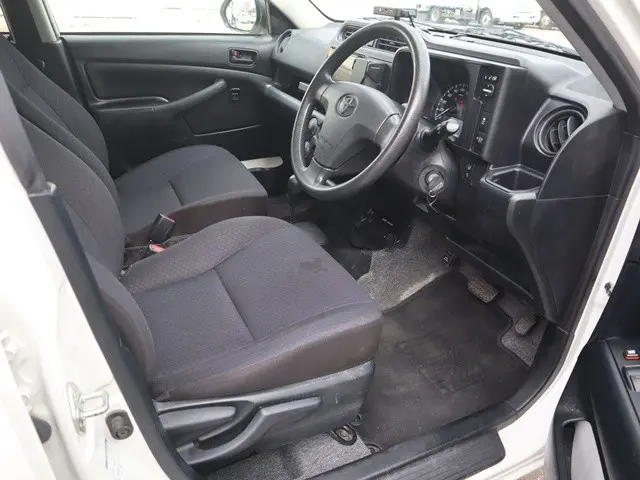 トヨタ プロボックスバン 6AE-NHP160V(2WD)の写真30