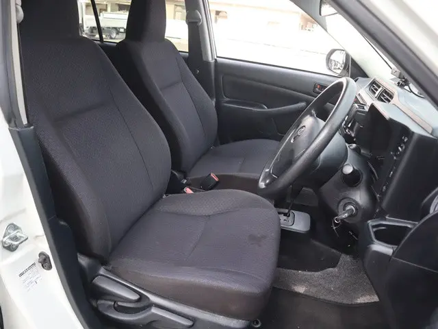 トヨタ プロボックスバン 6AE-NHP160V(2WD)の写真31