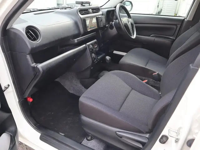 トヨタ プロボックスバン 6AE-NHP160V(2WD)の写真32