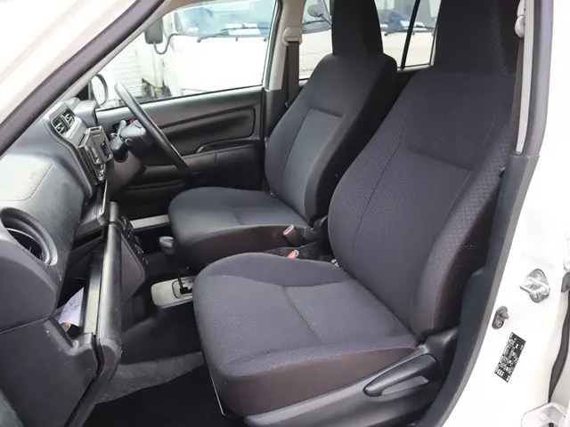 トヨタ プロボックスバン 6AE-NHP160V(2WD)の写真33