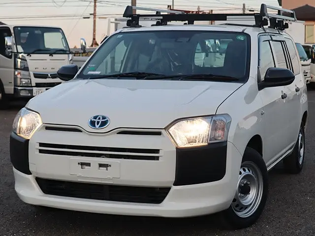 トヨタ プロボックスバン 6AE-NHP160V(2WD)の写真1