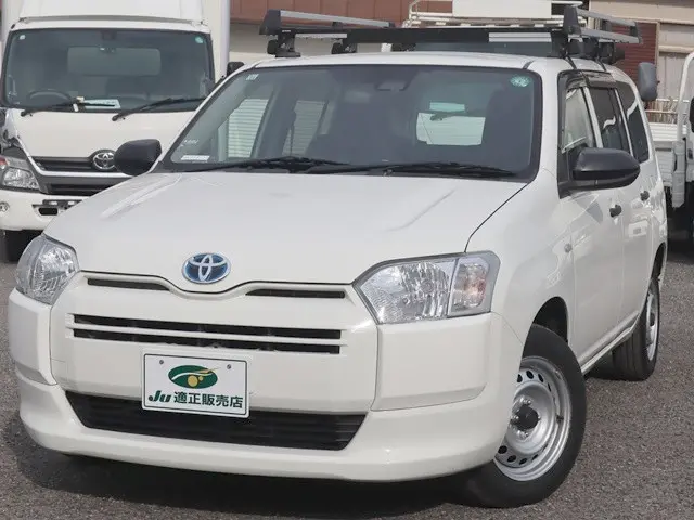 トヨタ プロボックスバン 6AE-NHP160V(2WD)の写真2