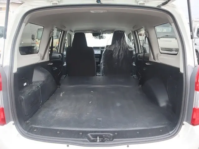 トヨタ プロボックスバン 6AE-NHP160V(2WD)の写真12