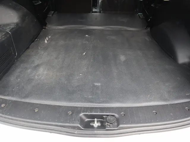 トヨタ プロボックスバン 6AE-NHP160V(2WD)の写真13