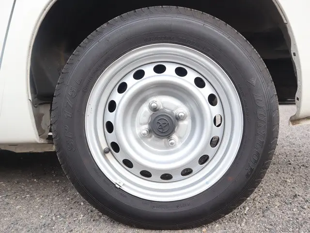 トヨタ プロボックスバン 6AE-NHP160V(2WD)の写真23