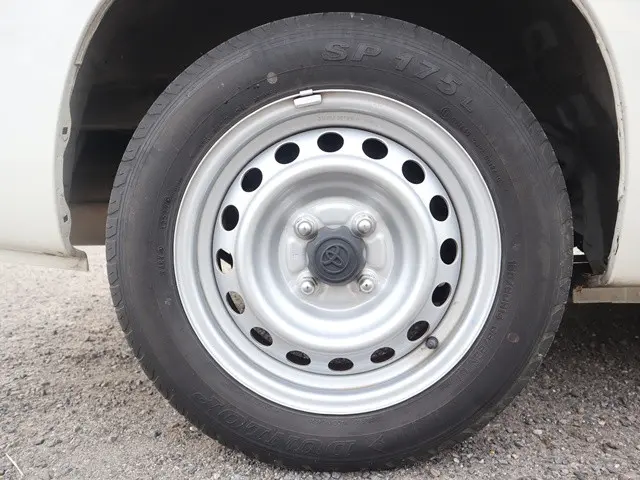 トヨタ プロボックスバン 6AE-NHP160V(2WD)の写真26