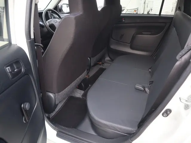 トヨタ プロボックスバン 6AE-NHP160V(2WD)の写真32