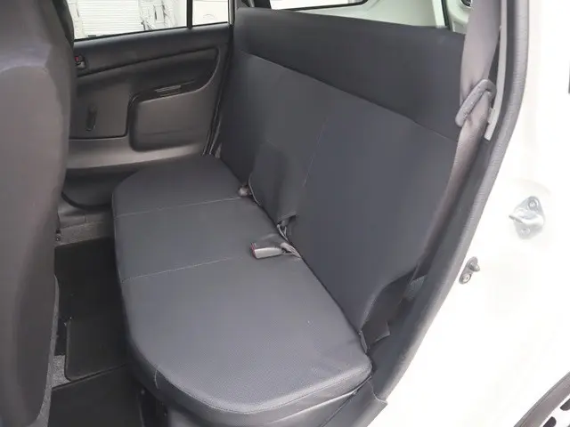 トヨタ プロボックスバン 6AE-NHP160V(2WD)の写真33