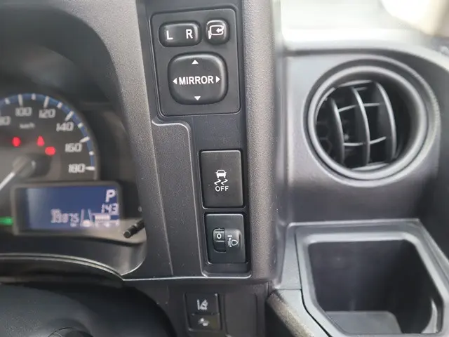 トヨタ プロボックスバン 6AE-NHP160V(2WD)の写真37