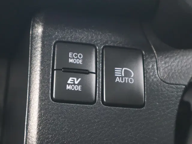 トヨタ プロボックスバン 6AE-NHP160V(2WD)の写真38