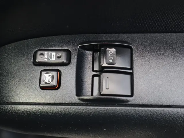 トヨタ プロボックスバン 6AE-NHP160V(2WD)の写真40