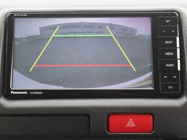 トヨタ ハイエースバン QDF-GDH201V(2WD)の写真17