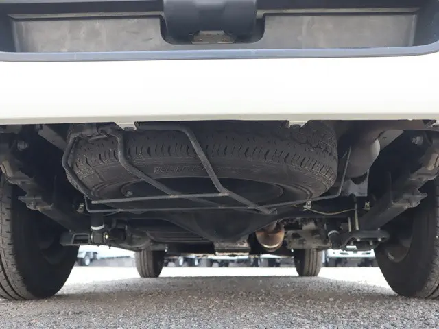 トヨタ ハイエースバン QDF-GDH201V(2WD)の写真22