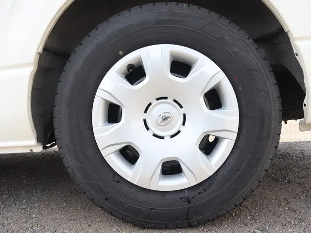 トヨタ ハイエースバン QDF-GDH201V(2WD)の写真28