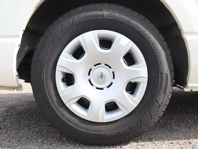 トヨタ ハイエースバン QDF-GDH201V(2WD)の写真31