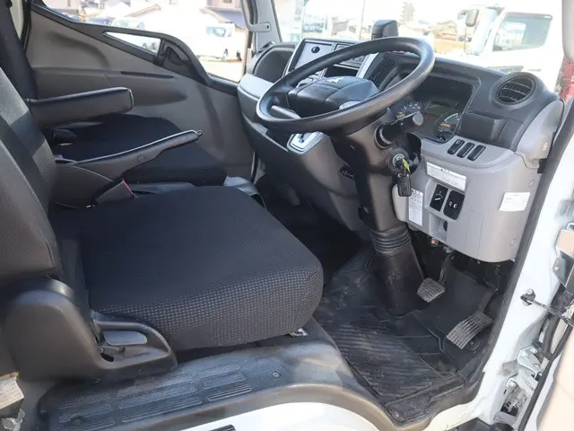 三菱 キャンター TPG-FBA00(2WD)の写真27