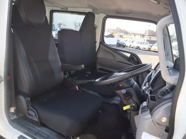 三菱 キャンター TPG-FBA00(2WD)の写真28