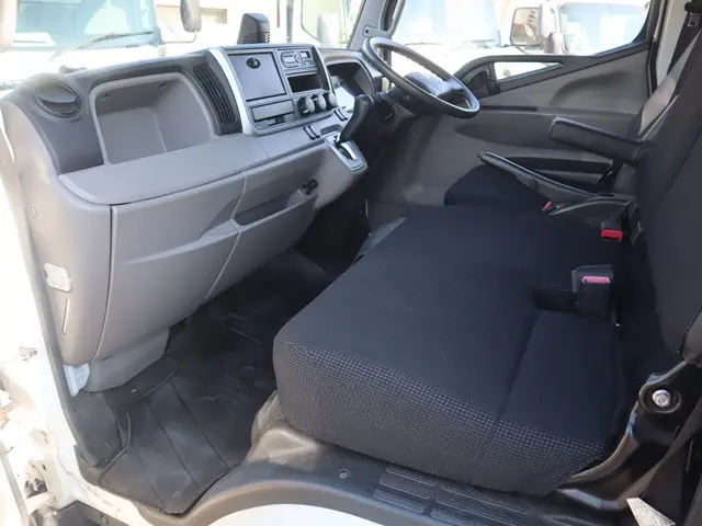 三菱 キャンター TPG-FBA00(2WD)の写真31