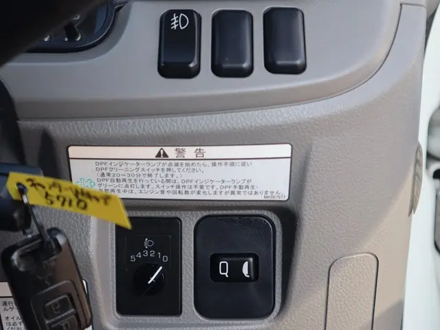 三菱 キャンター TPG-FBA00(2WD)の写真40