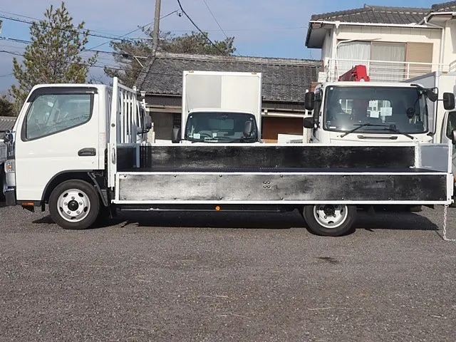 三菱 キャンター 2PG-FEAV0(2WD)の写真13