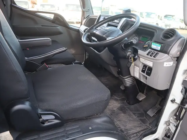 三菱 キャンター 2PG-FEAV0(2WD)の写真29