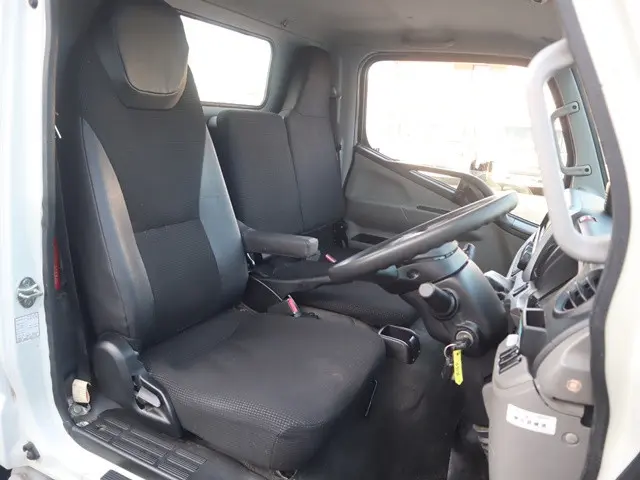 三菱 キャンター 2PG-FEAV0(2WD)の写真30