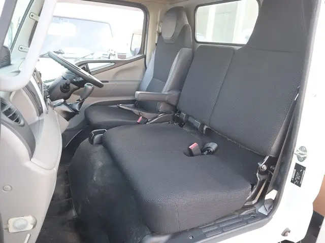 三菱 キャンター 2PG-FEAV0(2WD)の写真32