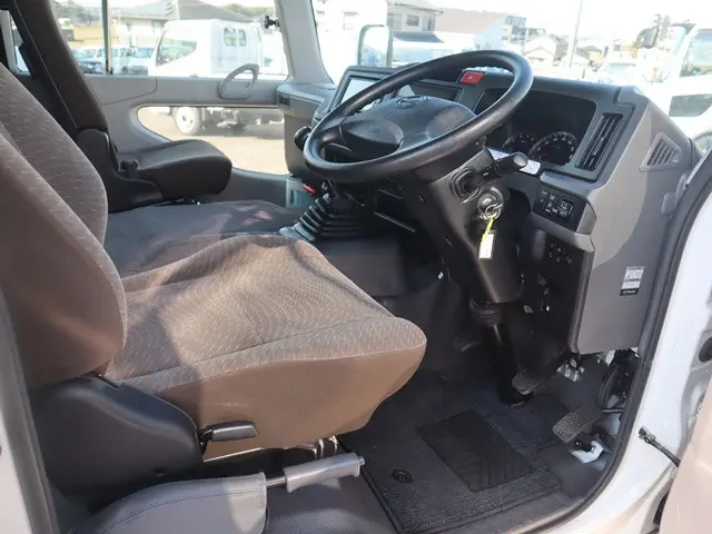 日野 リエッセⅡ SPG-XZB70M(2WD)の写真32