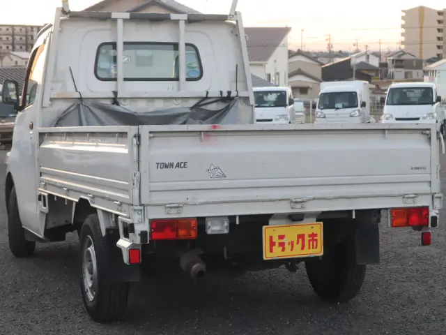 トヨタ タウンエーストラック DBF-S402U(2WD)の写真2