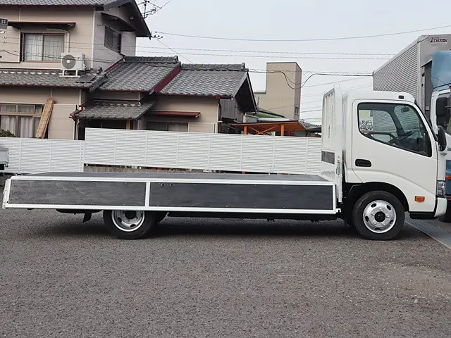日野 デュトロ 2RG-XZC655M(2WD)の写真10