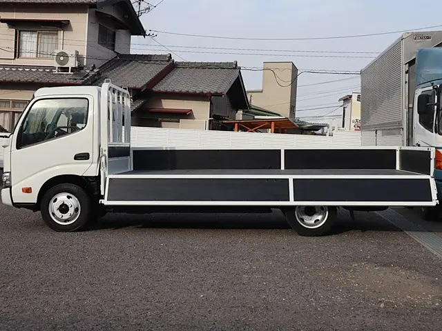 日野 デュトロ 2RG-XZC655M(2WD)の写真13