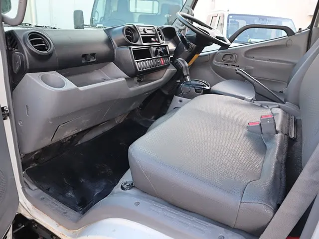 日野 デュトロ 2RG-XZC655M(2WD)の写真30
