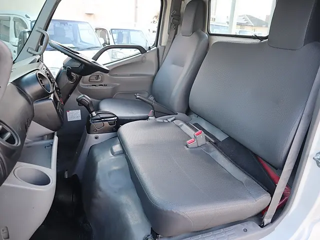 日野 デュトロ 2RG-XZC655M(2WD)の写真31