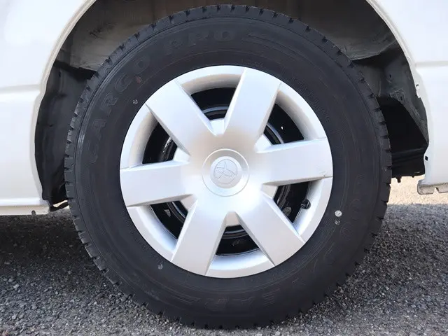 トヨタ ハイエースバン QDF-GDH201V(2WD)の写真26