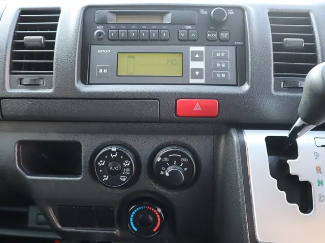 トヨタ ハイエースバン QDF-GDH201V(2WD)の写真36