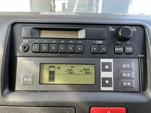 トヨタ ハイエースバン QDF-GDH201V(2WD)の写真38