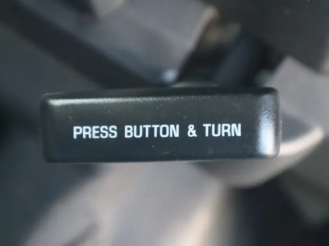 トヨタ ハイエースバン QDF-GDH201V(2WD)の写真39