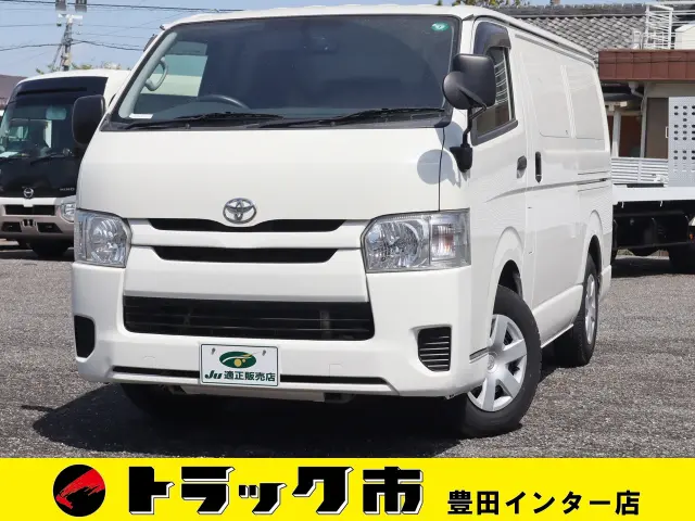 トヨタ ハイエースバン QDF-GDH201V(2WD)の写真1