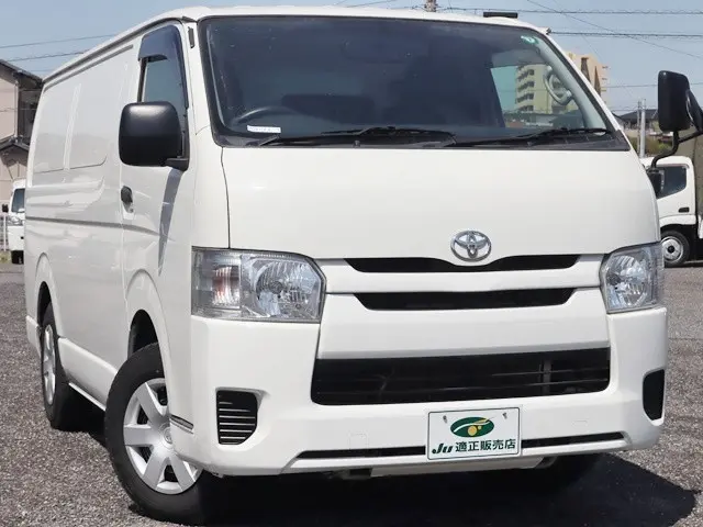トヨタ ハイエースバン QDF-GDH201V(2WD)の写真4