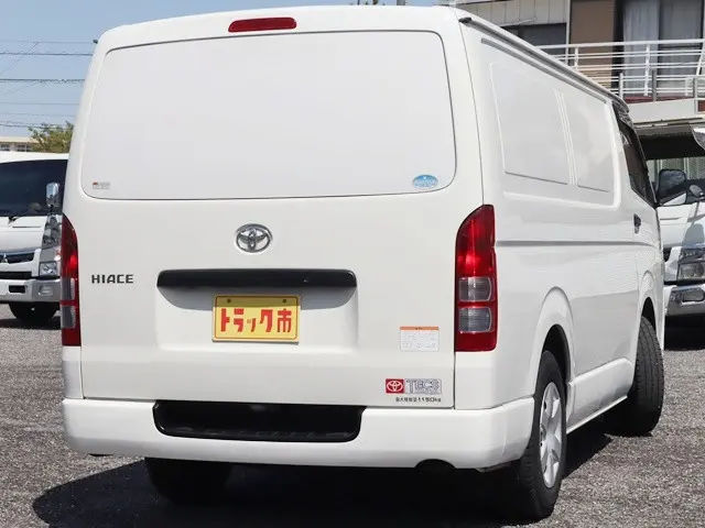 トヨタ ハイエースバン QDF-GDH201V(2WD)の写真5