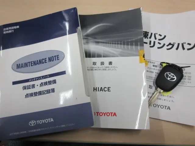 トヨタ ハイエースバン QDF-GDH201V(2WD)の写真6