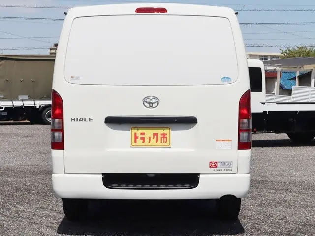 トヨタ ハイエースバン QDF-GDH201V(2WD)の写真6