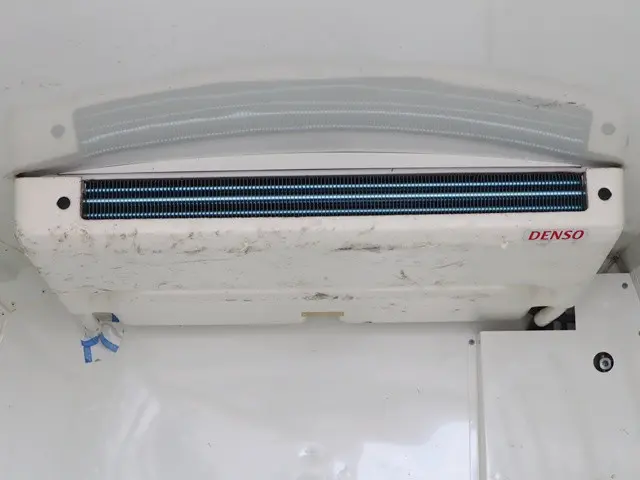 トヨタ ハイエースバン QDF-GDH201V(2WD)の写真14