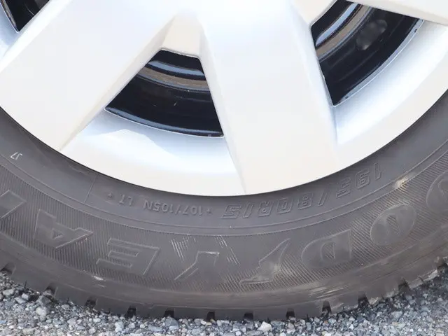 トヨタ ハイエースバン QDF-GDH201V(2WD)の写真25
