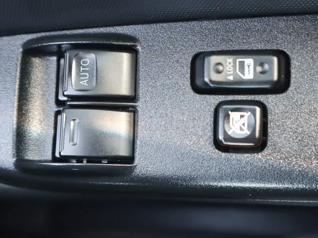 トヨタ ハイエースバン QDF-GDH201V(2WD)の写真44
