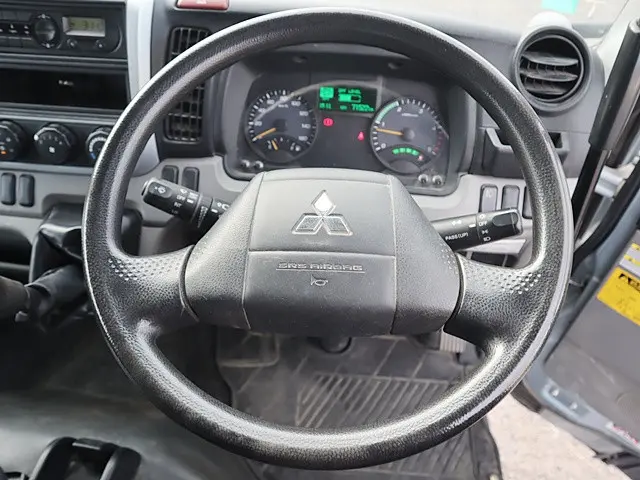 三菱 キャンター TPG-FBA30(2WD)の写真4