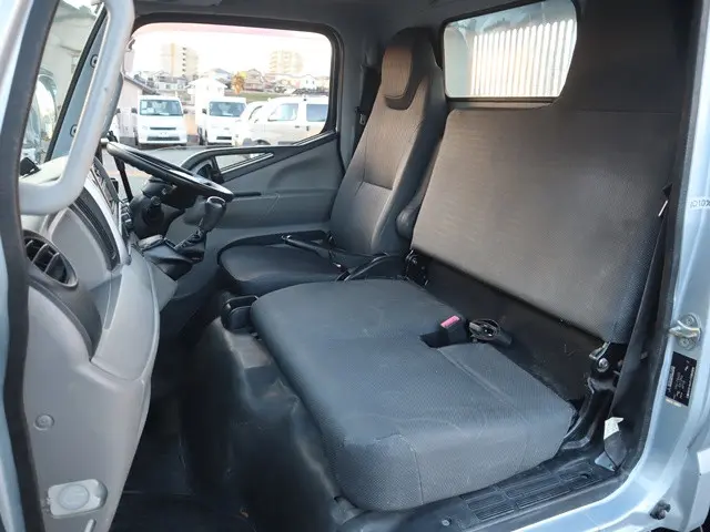 三菱 キャンター TPG-FBA30(2WD)の写真34
