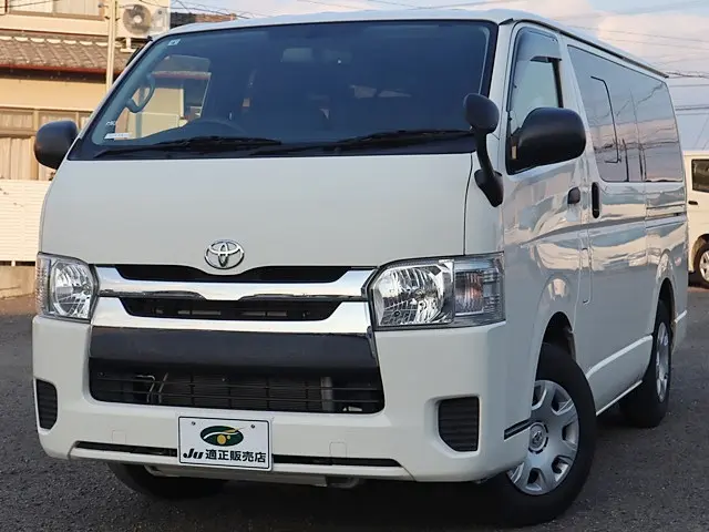 トヨタ ハイエースバン CBF-TRH200V(2WD)の写真2