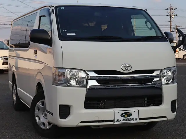 トヨタ ハイエースバン CBF-TRH200V(2WD)の写真4