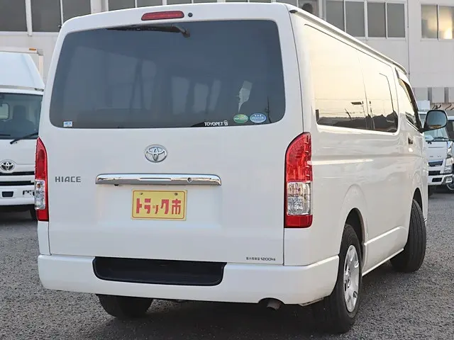 トヨタ ハイエースバン CBF-TRH200V(2WD)の写真5